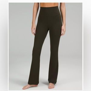 Lululemon Groove Super-High-Rise Flared Pant Nulu
